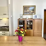 Apartament Nodari *